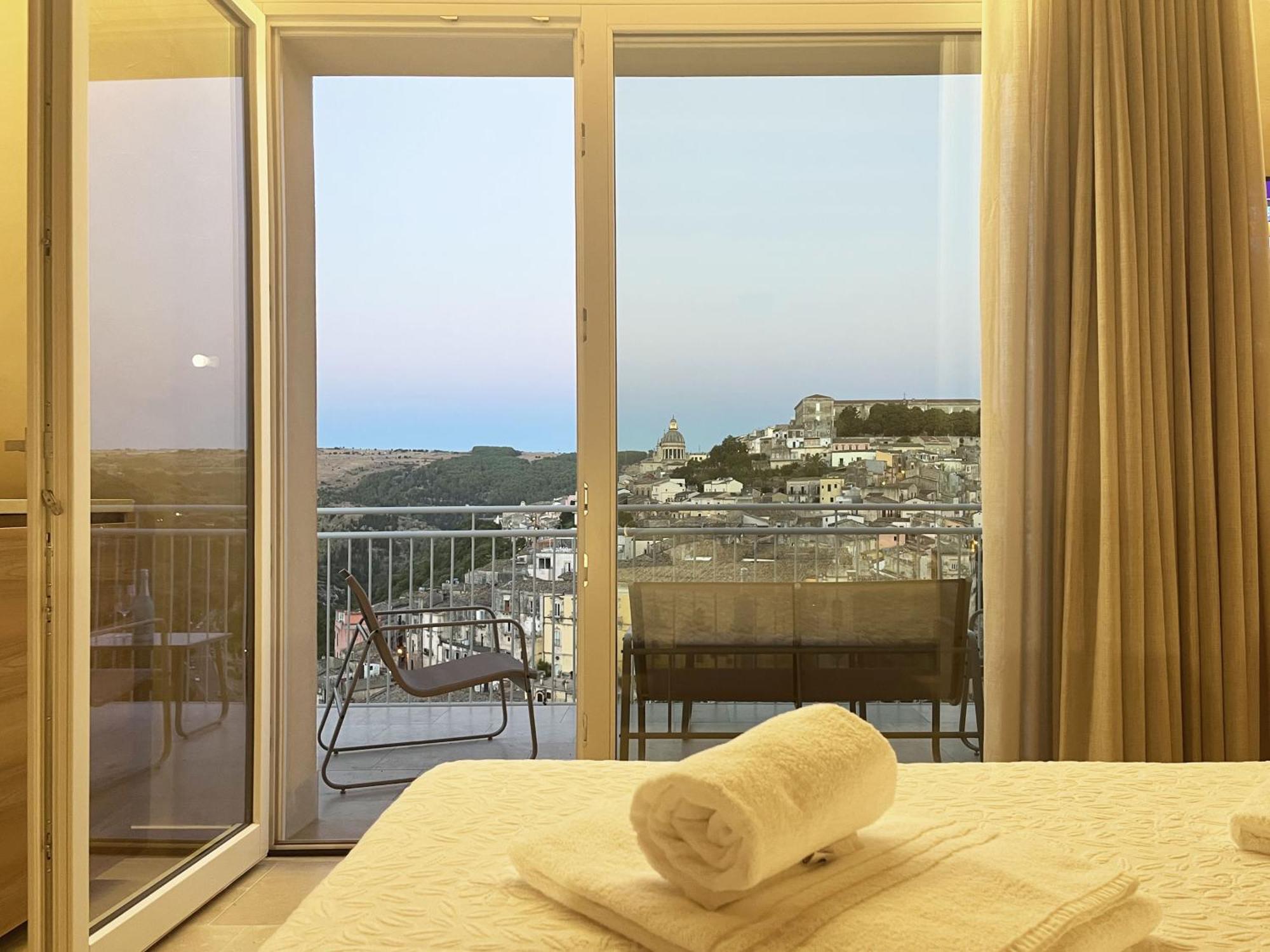 La Casa Di Irene - Suites Con Vista Ragusa Buitenkant foto