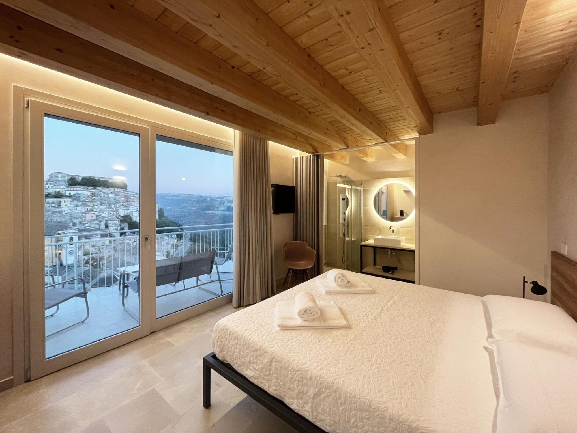 La Casa Di Irene - Suites Con Vista Ragusa Buitenkant foto