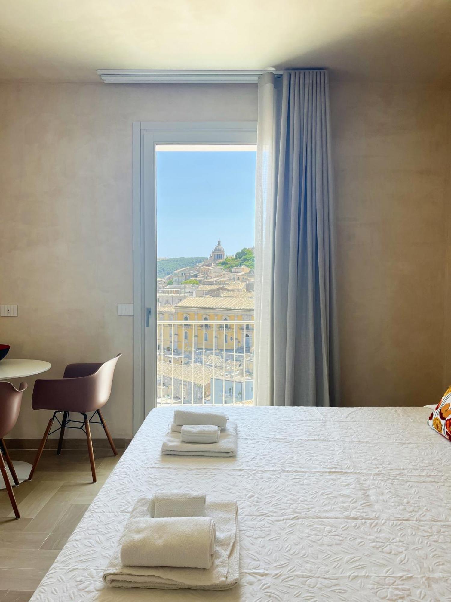 La Casa Di Irene - Suites Con Vista Ragusa Buitenkant foto
