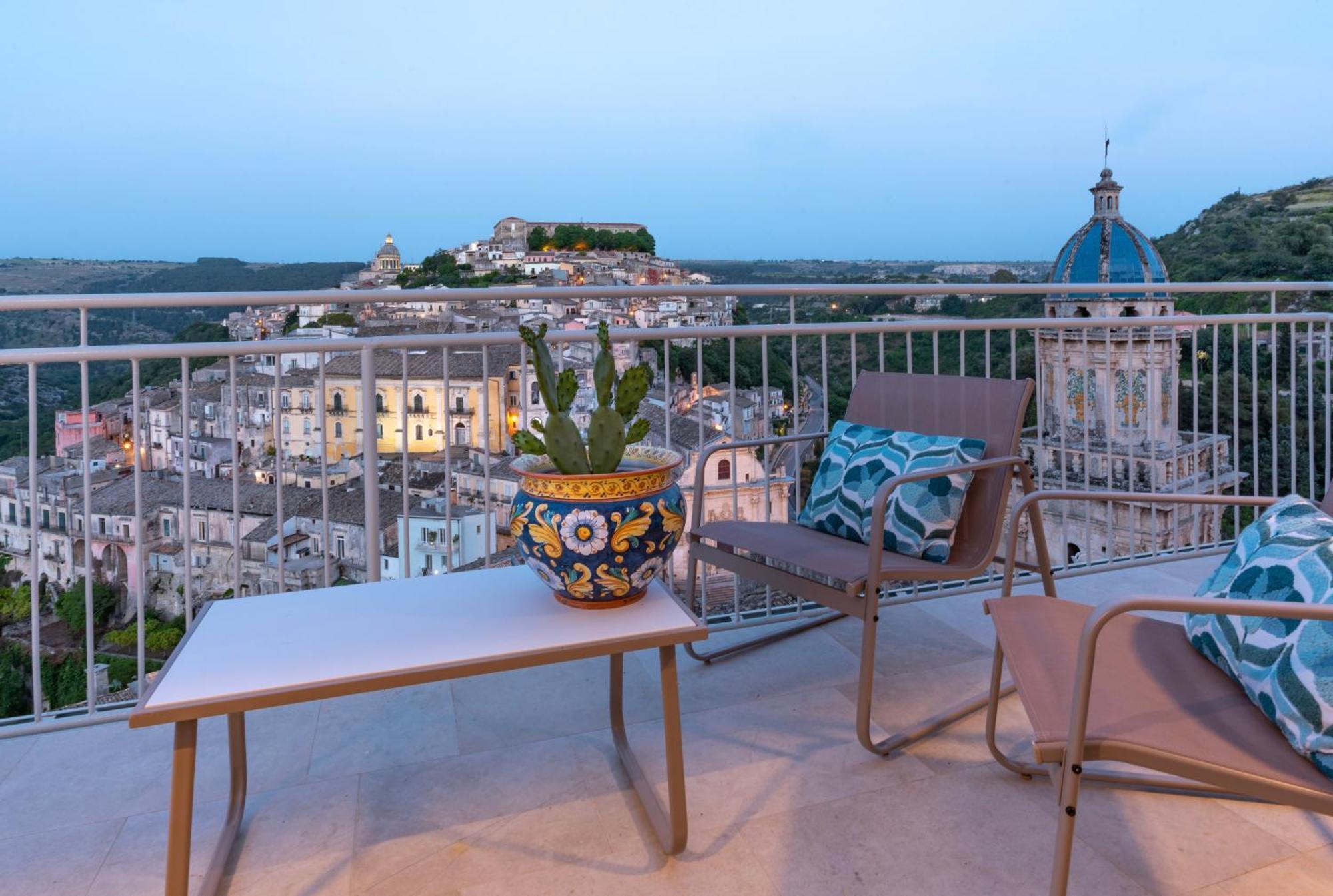 La Casa Di Irene - Suites Con Vista Ragusa Buitenkant foto