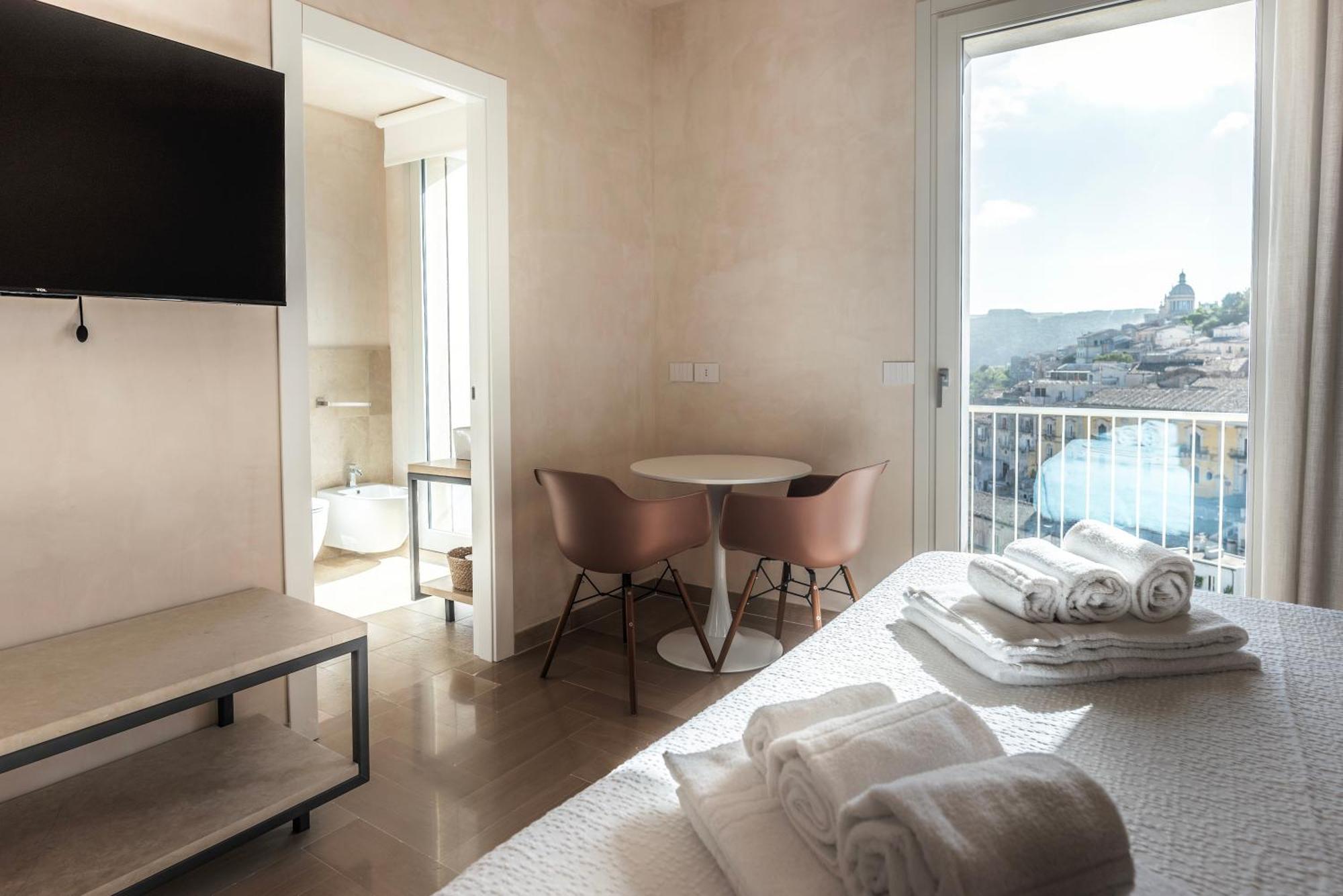 La Casa Di Irene - Suites Con Vista Ragusa Buitenkant foto