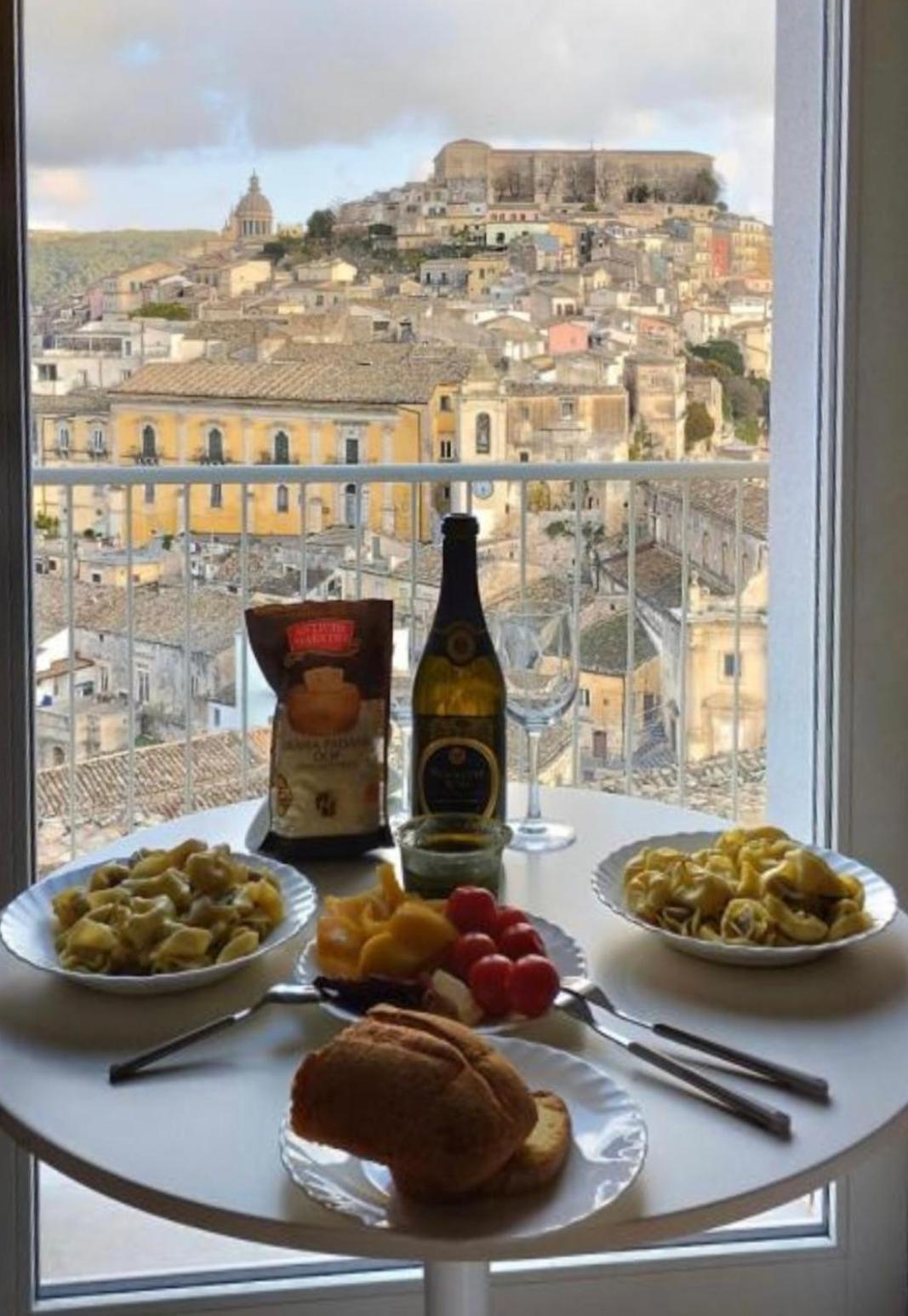 La Casa Di Irene - Suites Con Vista Ragusa Buitenkant foto